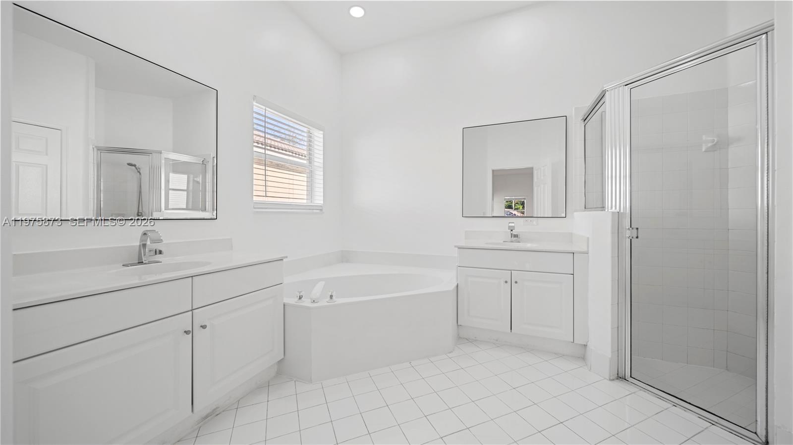 DIAMOND CAY - Residential Lease