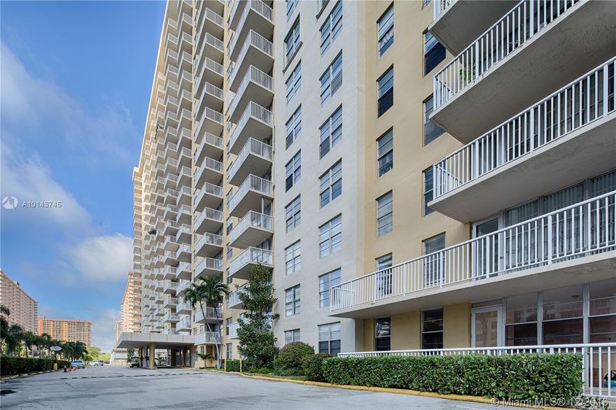 Amazing Location,peninsula/island entrance, beautiful, bright and spacious apartment,  two bedroom split, two full bath. Building Amenities: large pool ,sauna, concierges, gym, card rooms, full service building, security, covered parking.The maintenance includes cable, internet, water, appliances & AC repair service. One block from the Beach. Great personality , everything is withing walking distance - ocean, shopping, restaurants, great schools, parks and playgrounds -- fantastic. Great  opportunity.