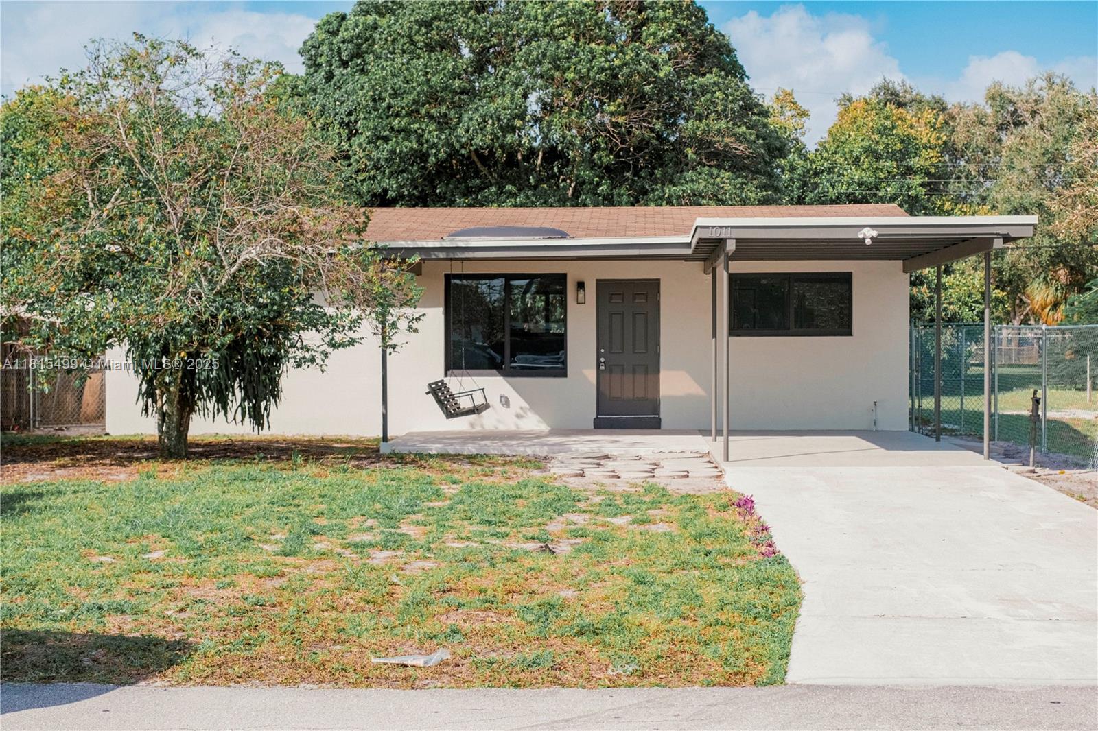 Rental Property at 1011 Sw 25th Ave, Fort Lauderdale, Broward County, Florida - Bedrooms: 3 
Bathrooms: 2  - $3,200 MO.