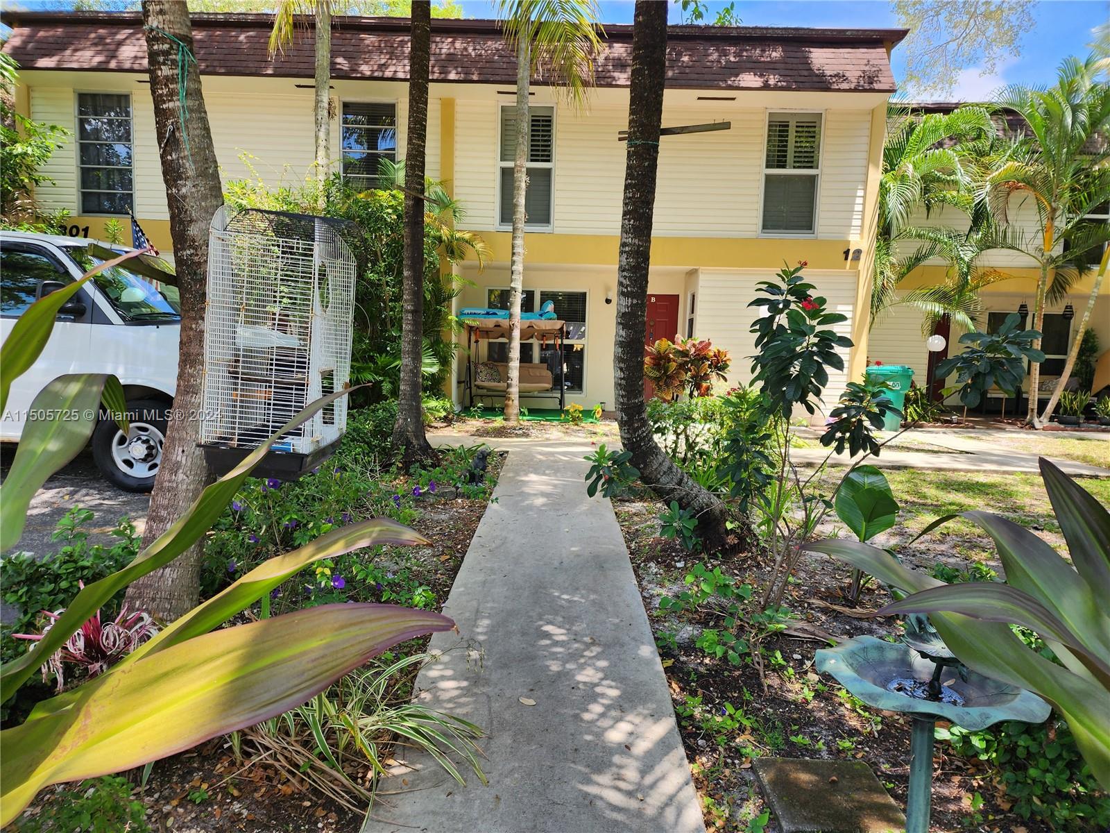 HOLLYWOOD GARDENS CONDOMI - Residential