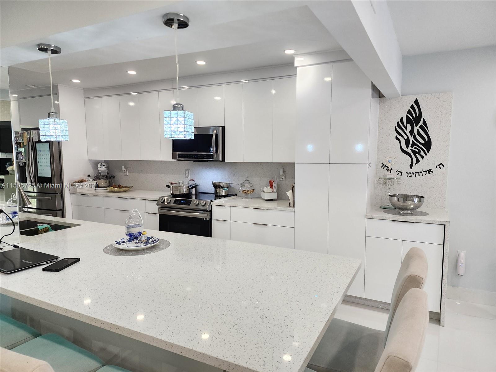 HOLLYWOOD GARDENS CONDOMI - Residential