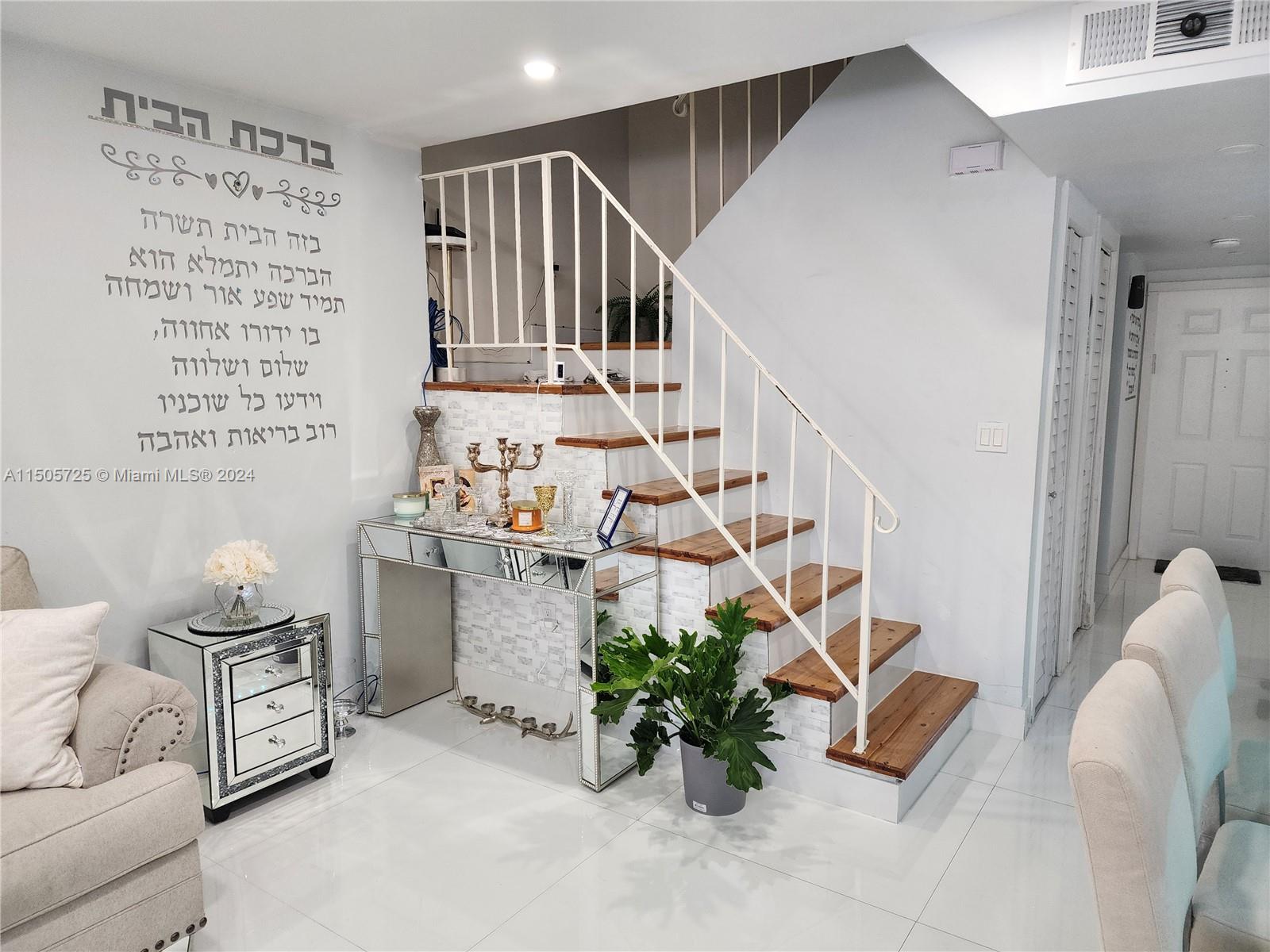 HOLLYWOOD GARDENS CONDOMI - Residential
