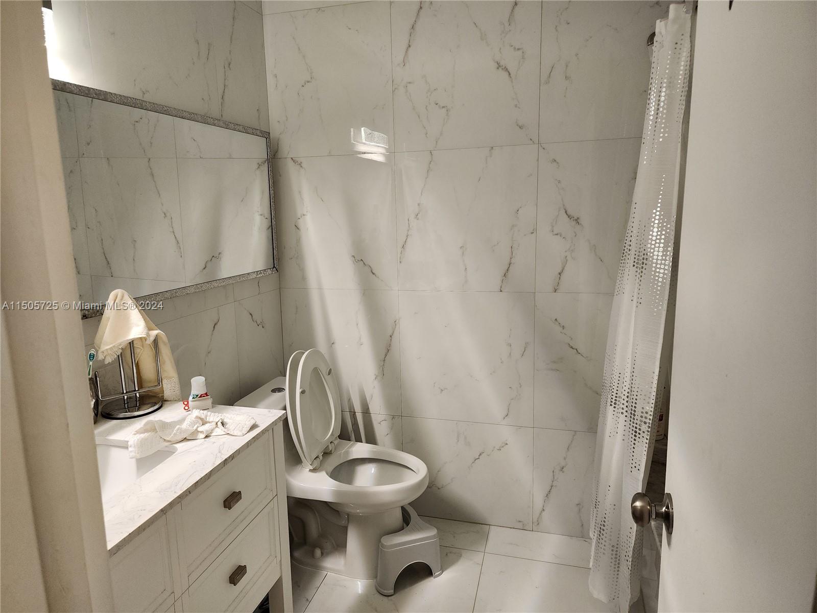 HOLLYWOOD GARDENS CONDOMI - Residential