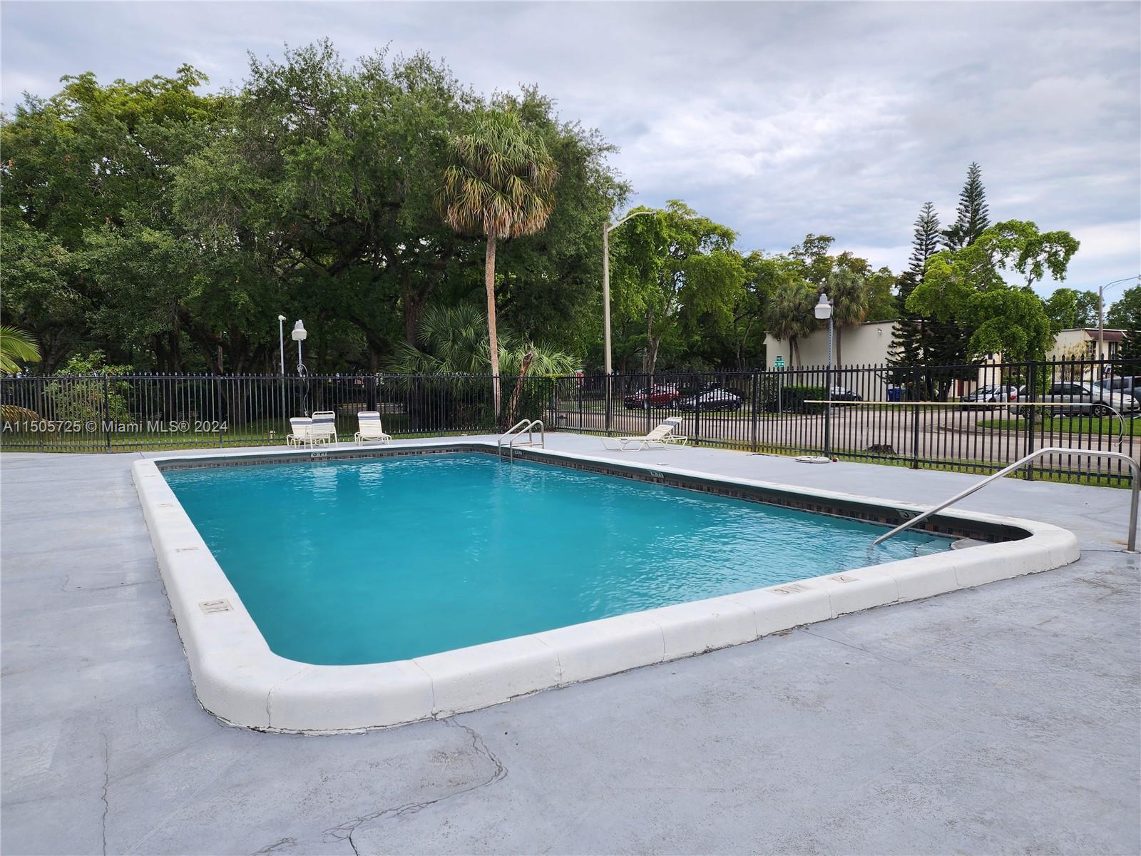 HOLLYWOOD GARDENS CONDOMI - Residential
