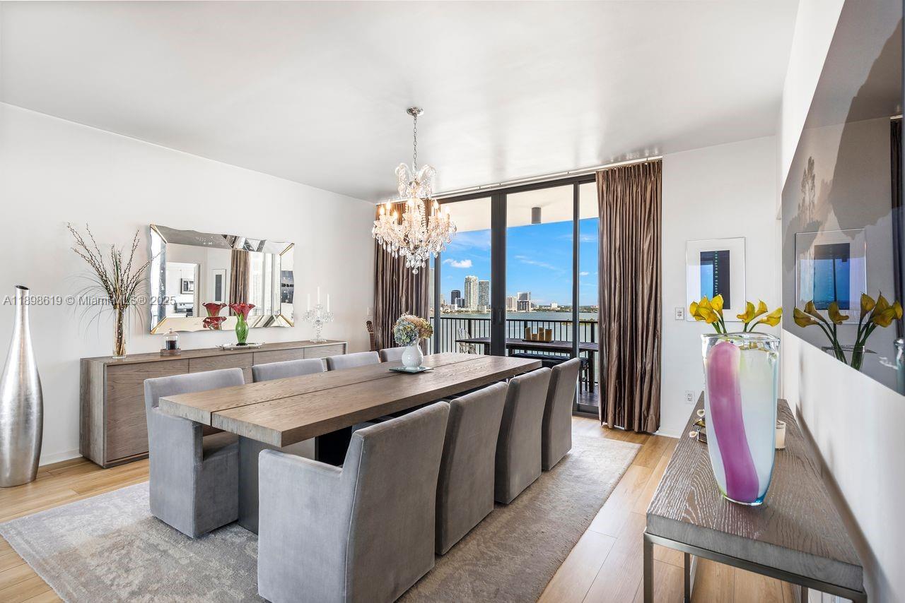 ONE THOUSAND VENETIAN WAY - Residential