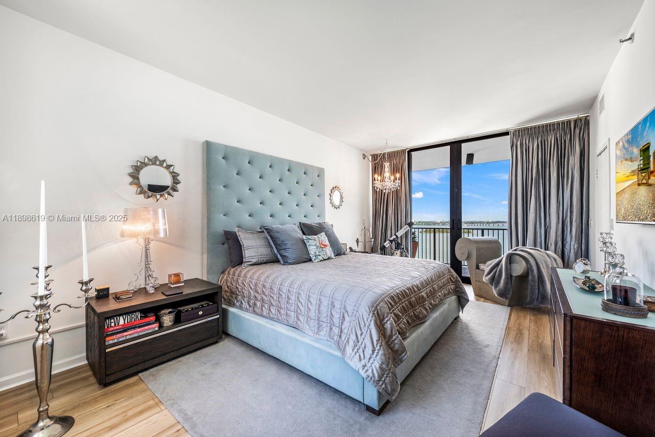 ONE THOUSAND VENETIAN WAY - Residential