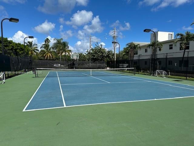 ONE THOUSAND VENETIAN WAY - Residential