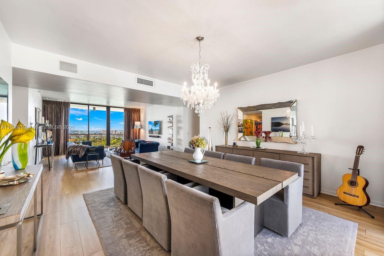 ONE THOUSAND VENETIAN WAY - Residential