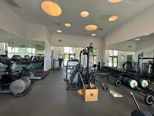 ONE THOUSAND VENETIAN WAY - Residential