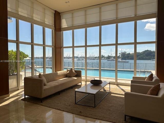 ONE THOUSAND VENETIAN WAY - Residential