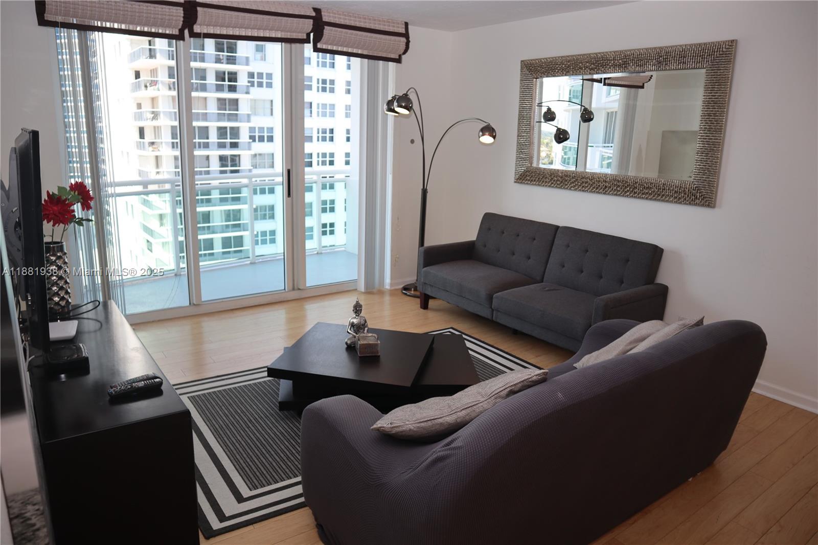 RESIDENCES ON HOLLYWOOD - Residential Lease