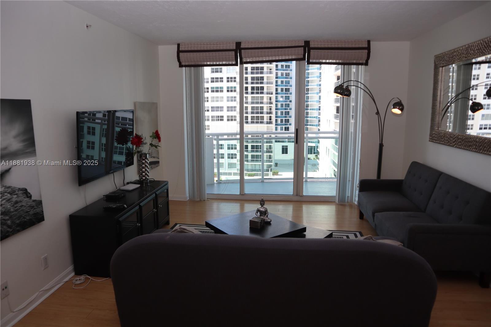 RESIDENCES ON HOLLYWOOD - Residential Lease
