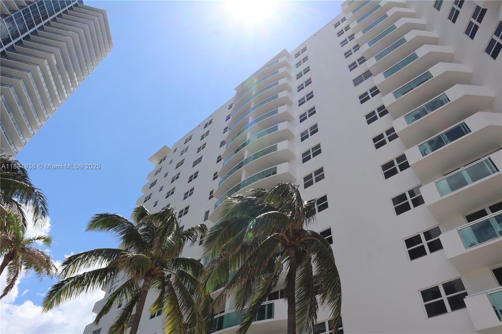 RESIDENCES ON HOLLYWOOD - Residential Lease