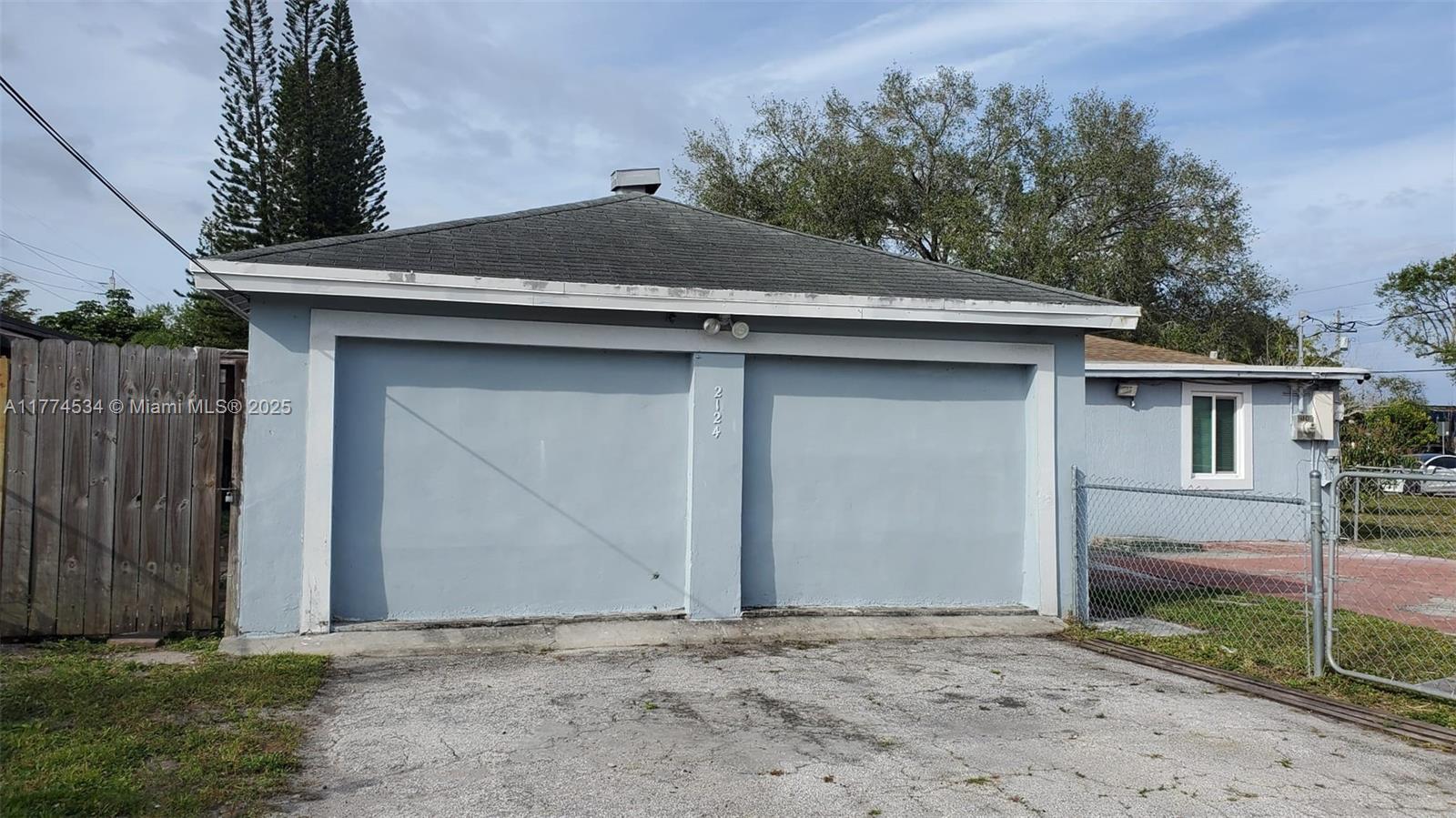 Rental Property at 2124 Scott St Efficiency, Hollywood, Broward County, Florida - Bedrooms: 1 
Bathrooms: 1  - $1,500 MO.