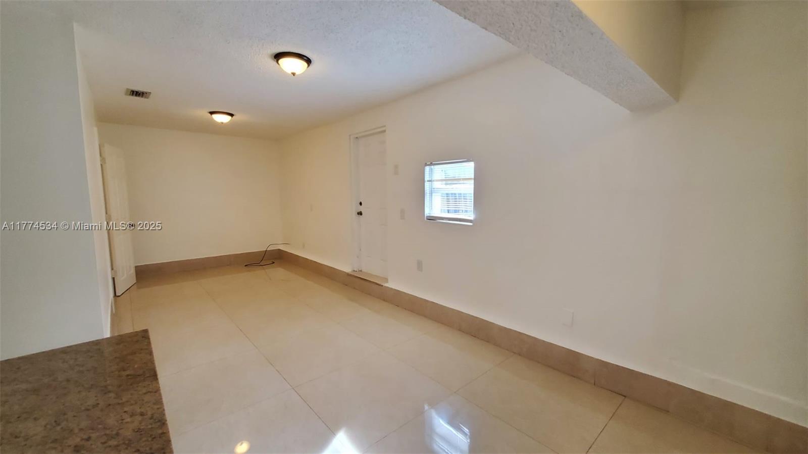 HOLLYWOOD PARK - Residential Lease