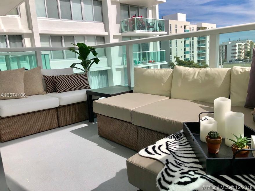 One of the most spacious studios in Mirador. Enjoy newly installed hurricane impact windows, balcony doors and all glass balcony railing. Full amenities building: lap pool, jacuzzi, 5,000 SqFt fitness center with complimentary classes included for the residents, sauna. Hair salon, spa and gourmet market located in the building add to exceptional convenience. 24h consierge, security and valet services. Conveniently located across the street from the Whole Foods, 1 block away from Walgreens and Joe's and the Juice.