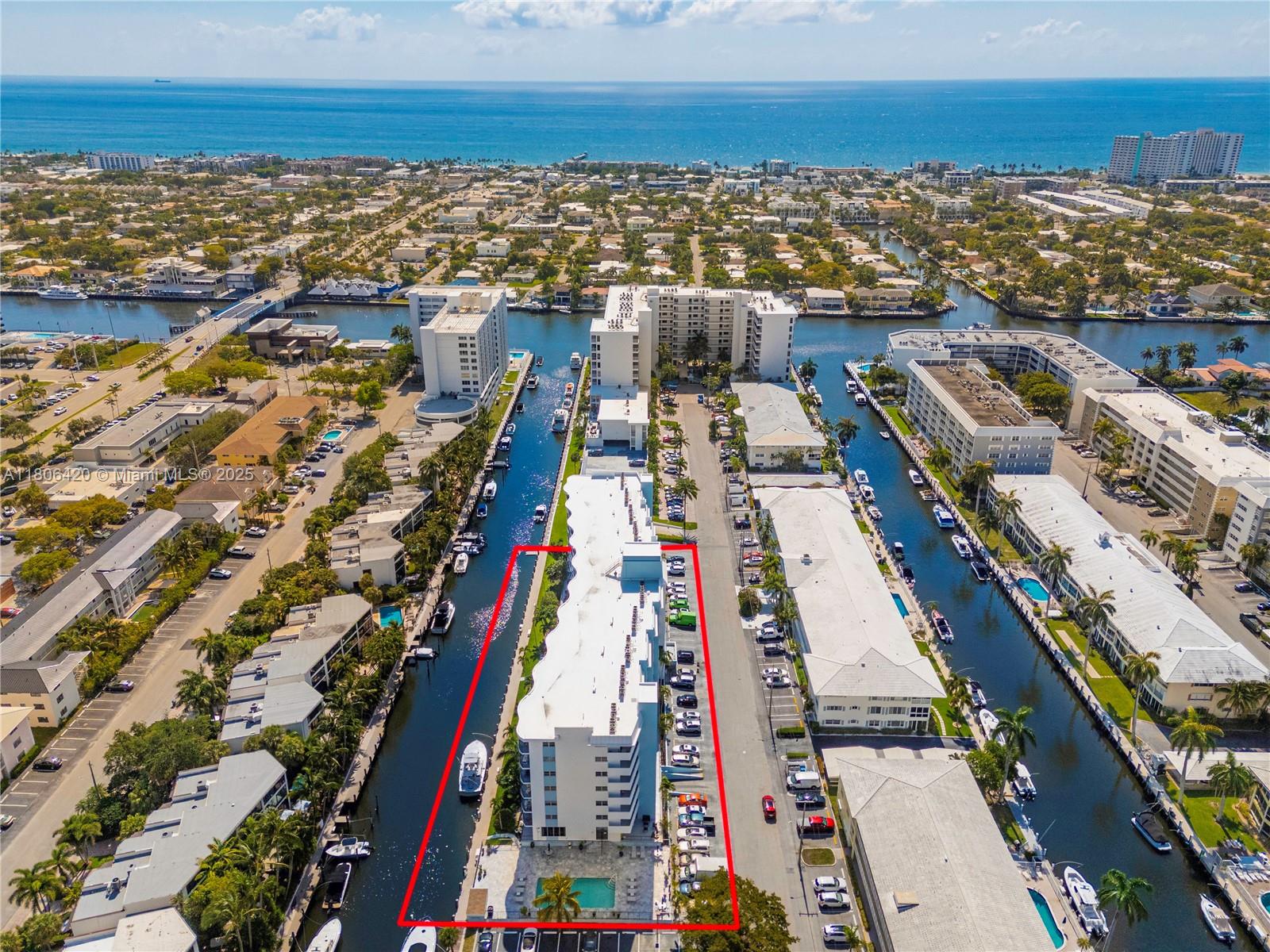 3051 NE 48th St 604