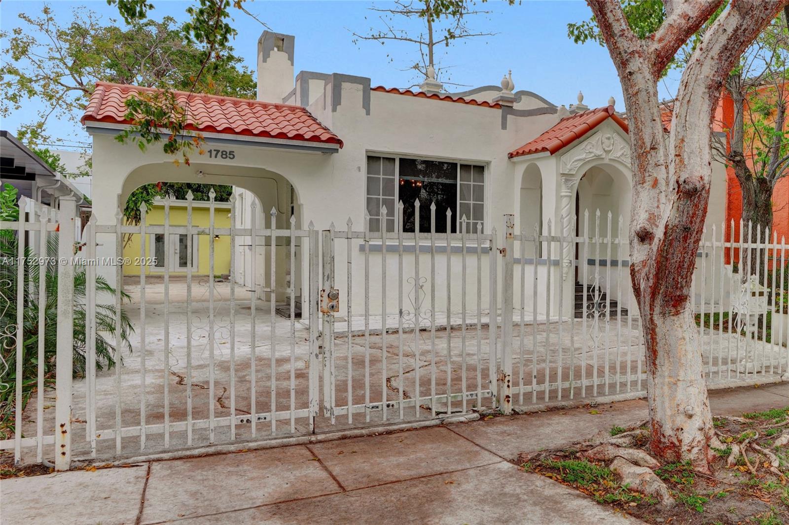 1785 Sw 10th St, Miami, Broward County, Florida - 4 Bedrooms  
3 Bathrooms - 