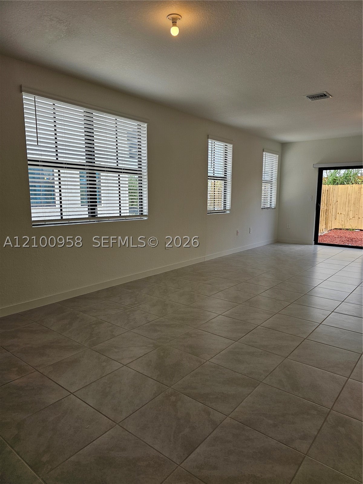 475 NE 15th St