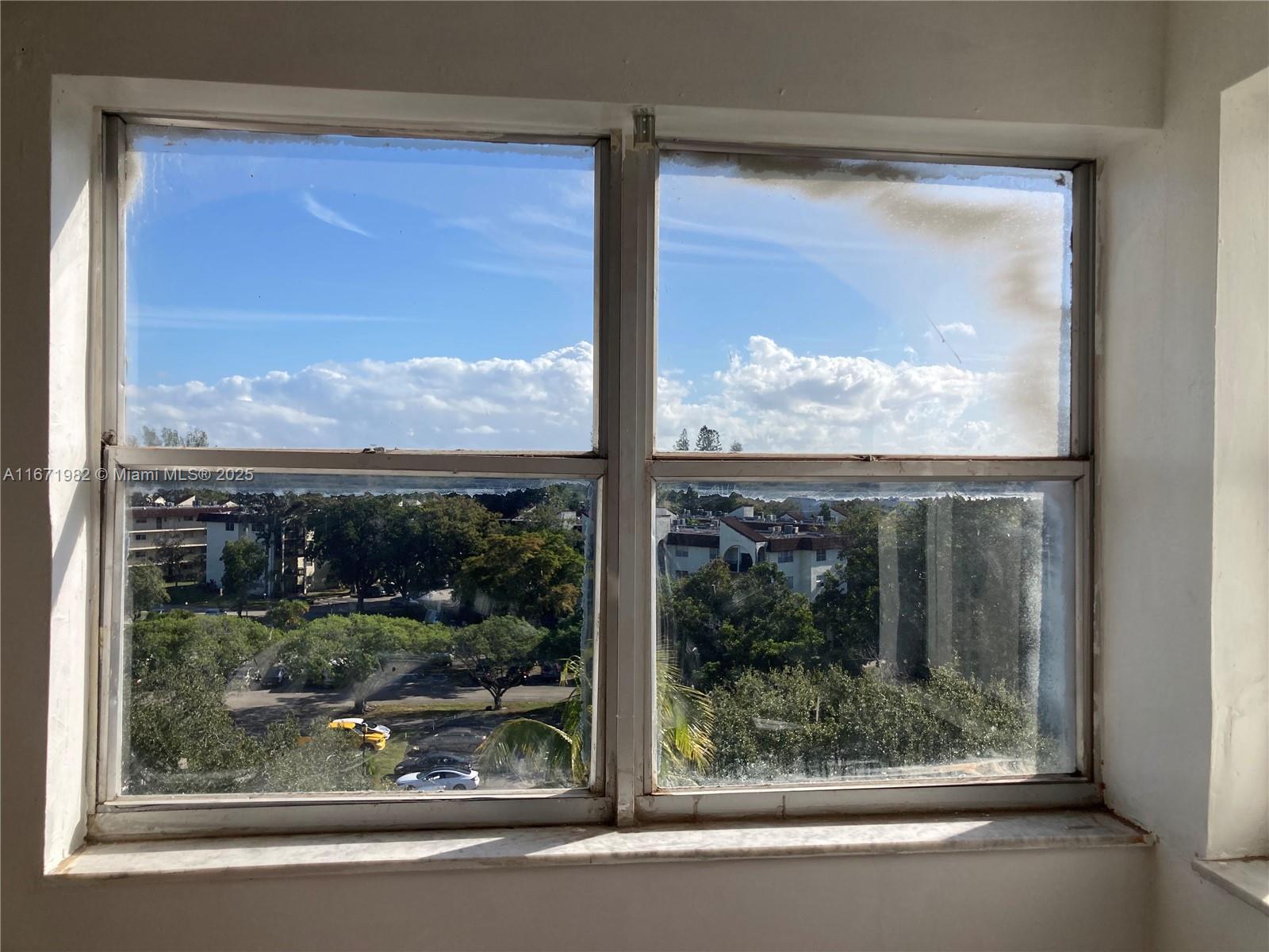 LAKES OF INVERRARY CONDO - Residential