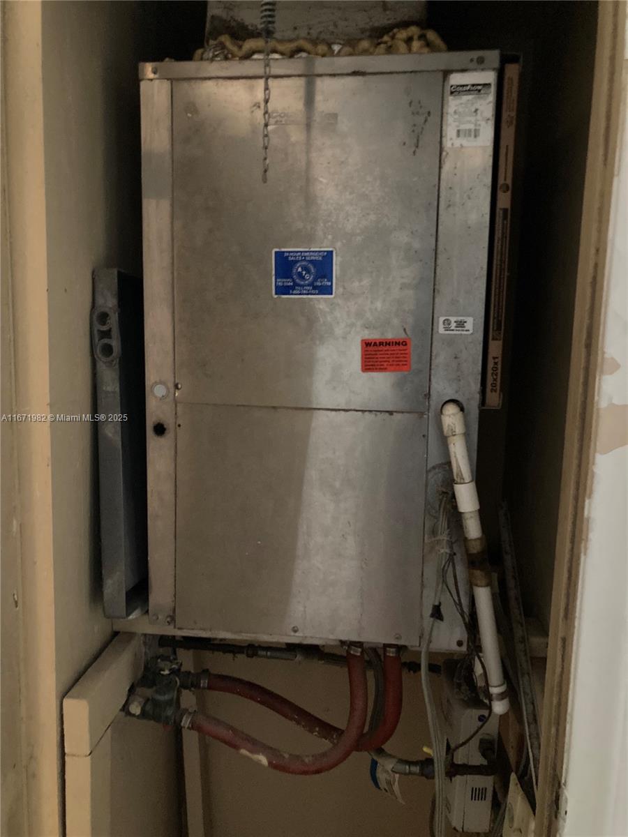 LAKES OF INVERRARY CONDO - Residential