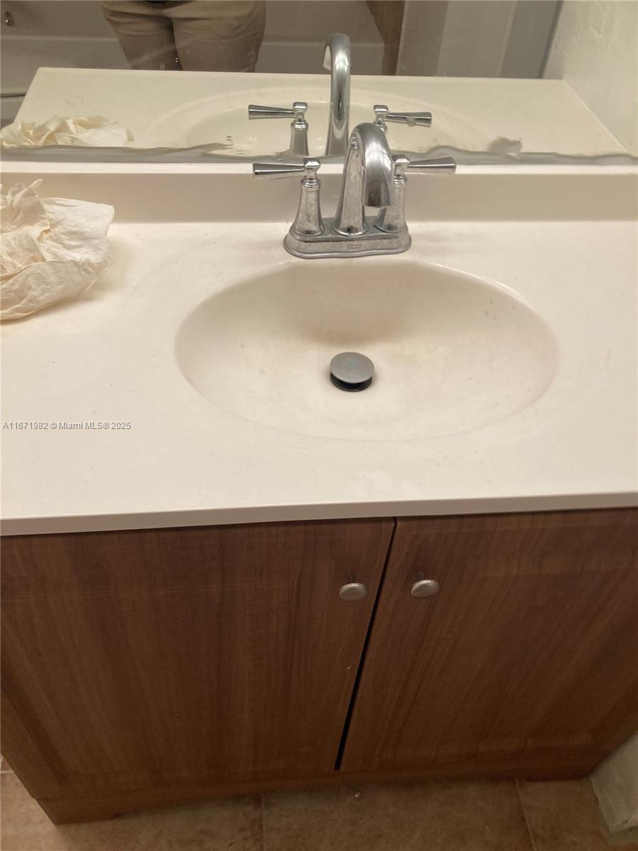 LAKES OF INVERRARY CONDO - Residential