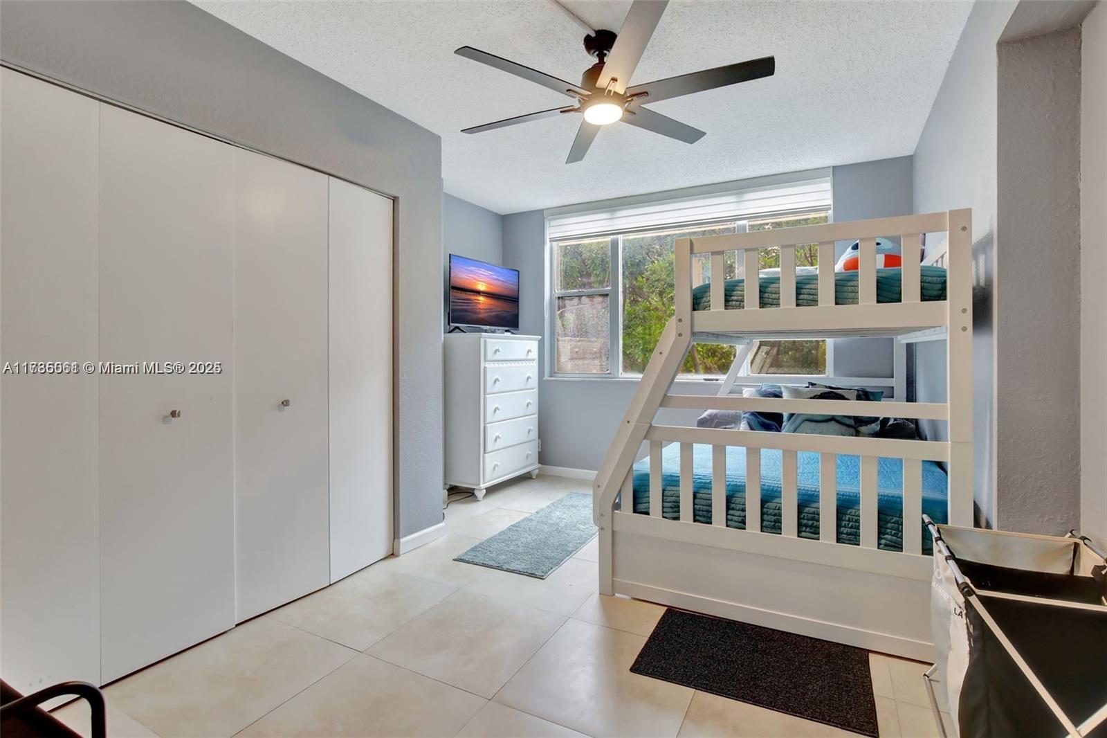 HILLCREST EAST NO 25 COND - Residential