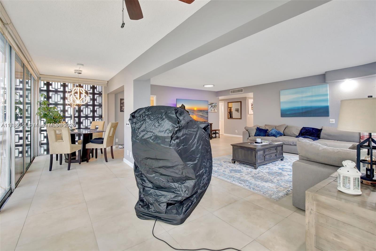 HILLCREST EAST NO 25 COND - Residential