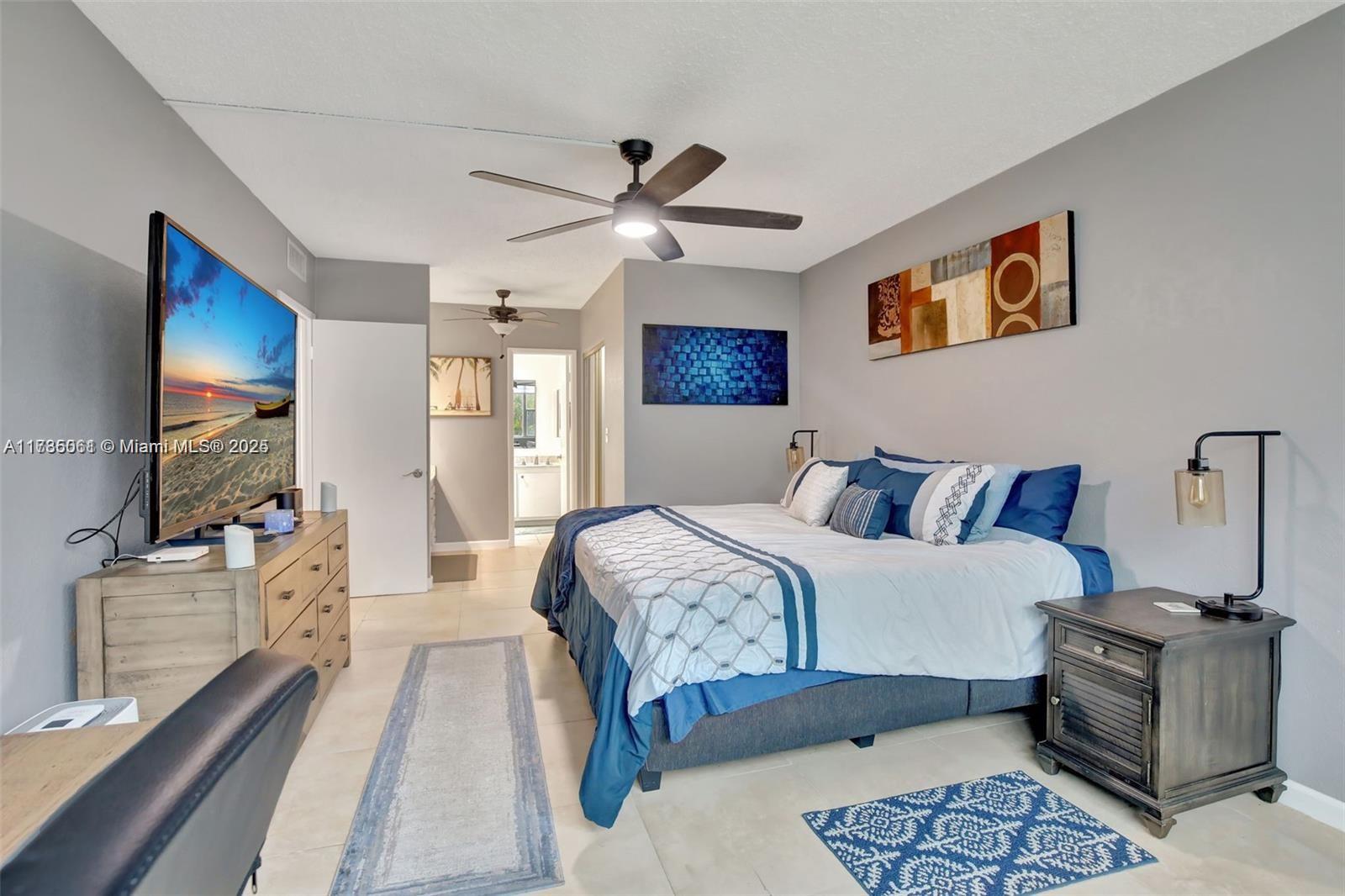 HILLCREST EAST NO 25 COND - Residential