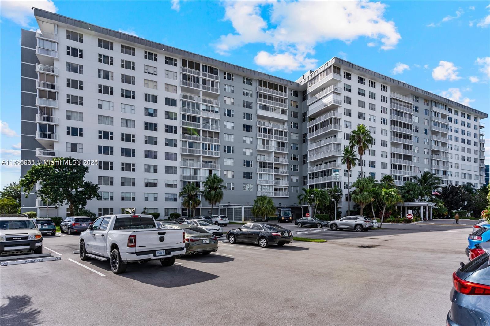 HILLCREST EAST NO 25 COND - Residential