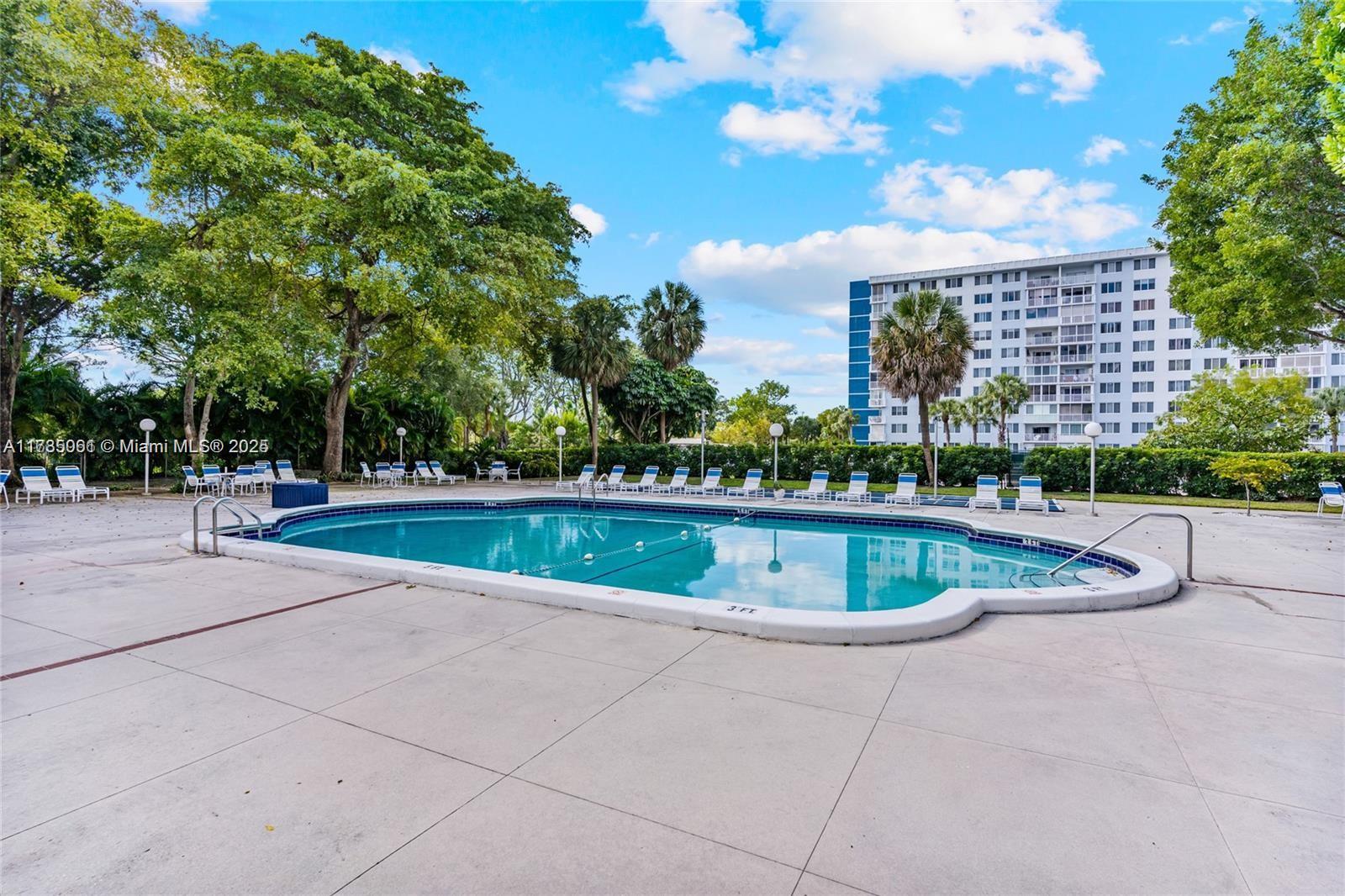 HILLCREST EAST NO 25 COND - Residential
