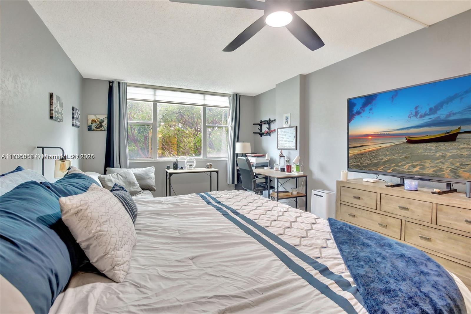 HILLCREST EAST NO 25 COND - Residential