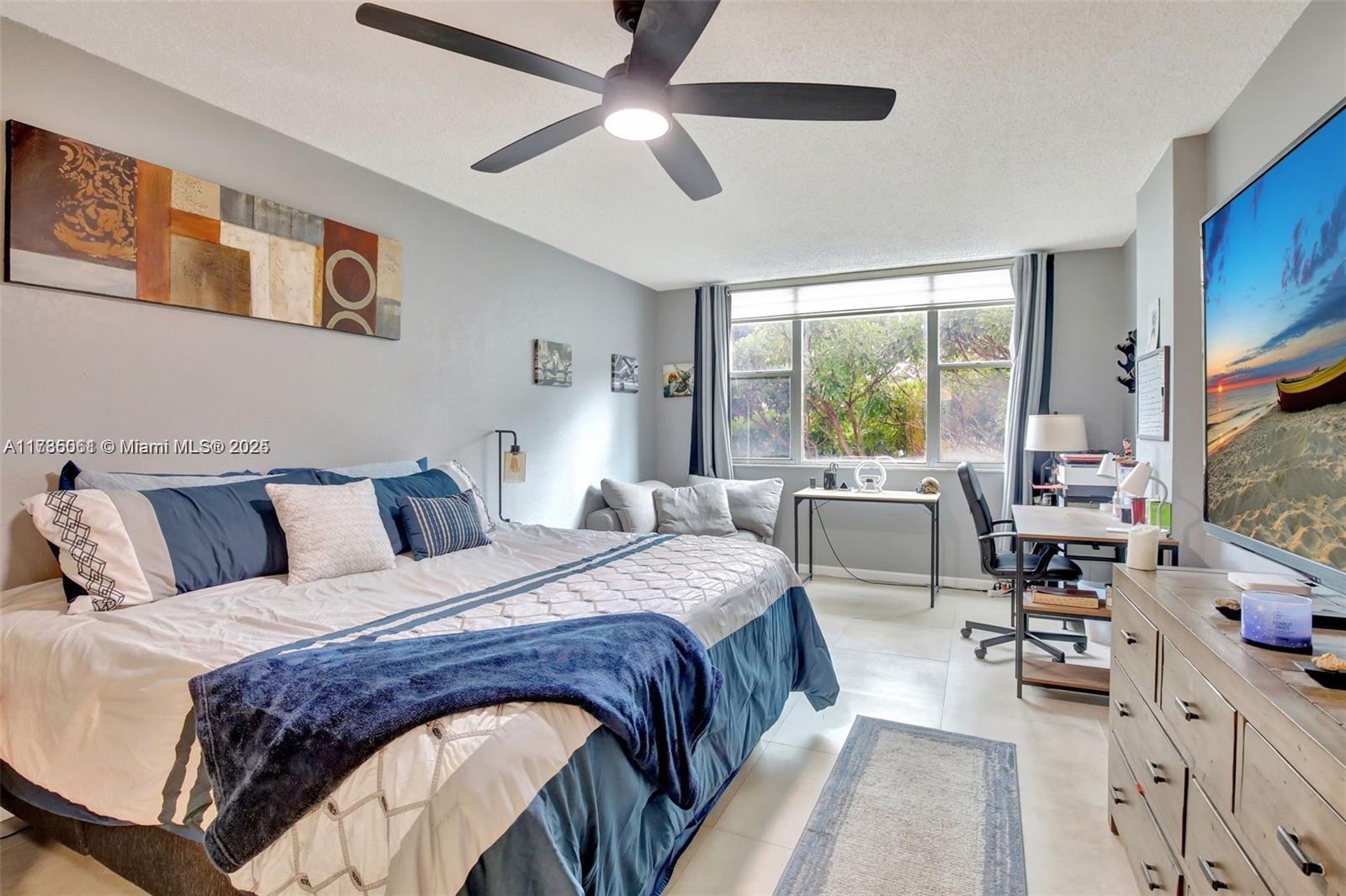 HILLCREST EAST NO 25 COND - Residential