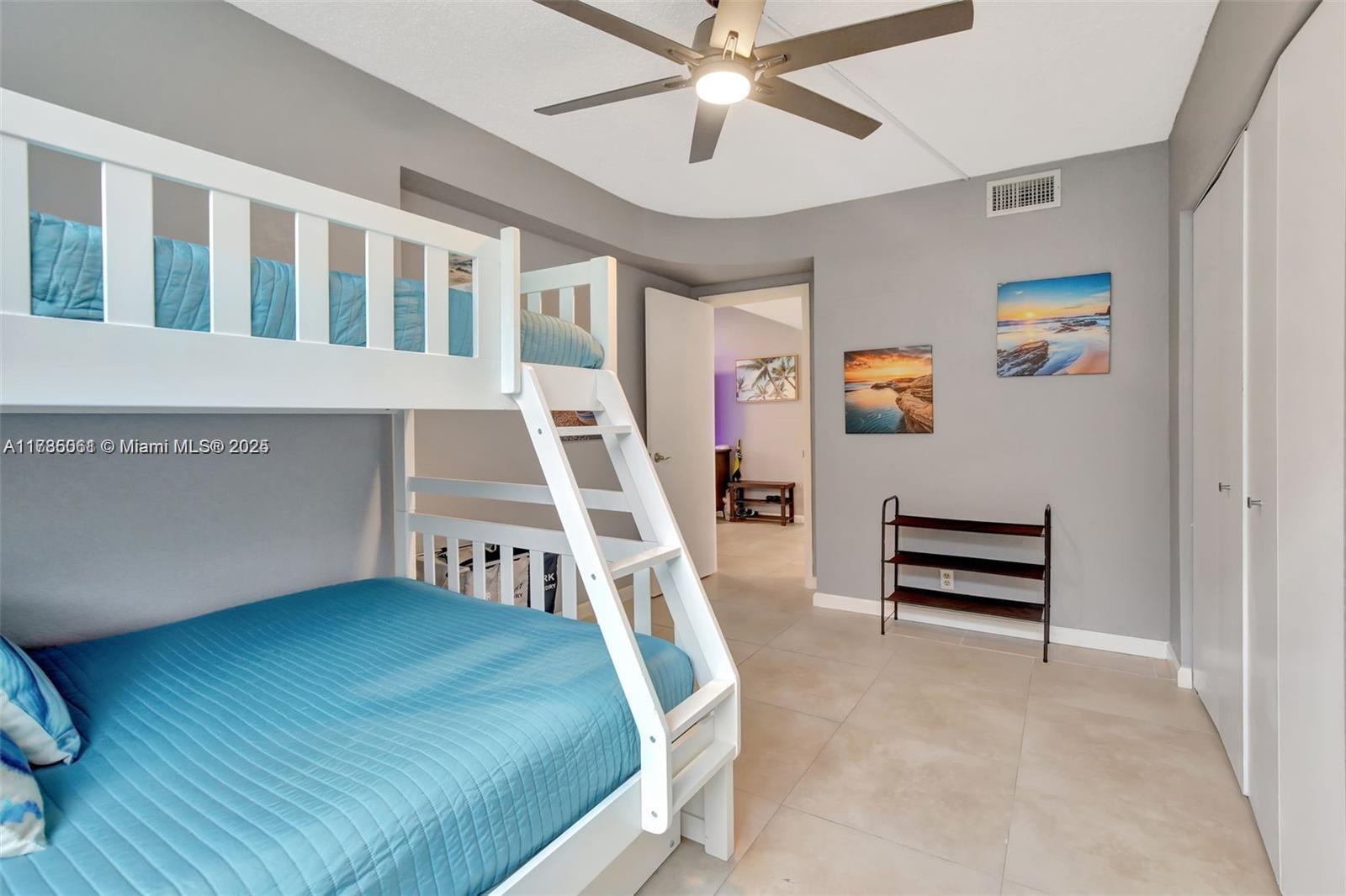 HILLCREST EAST NO 25 COND - Residential