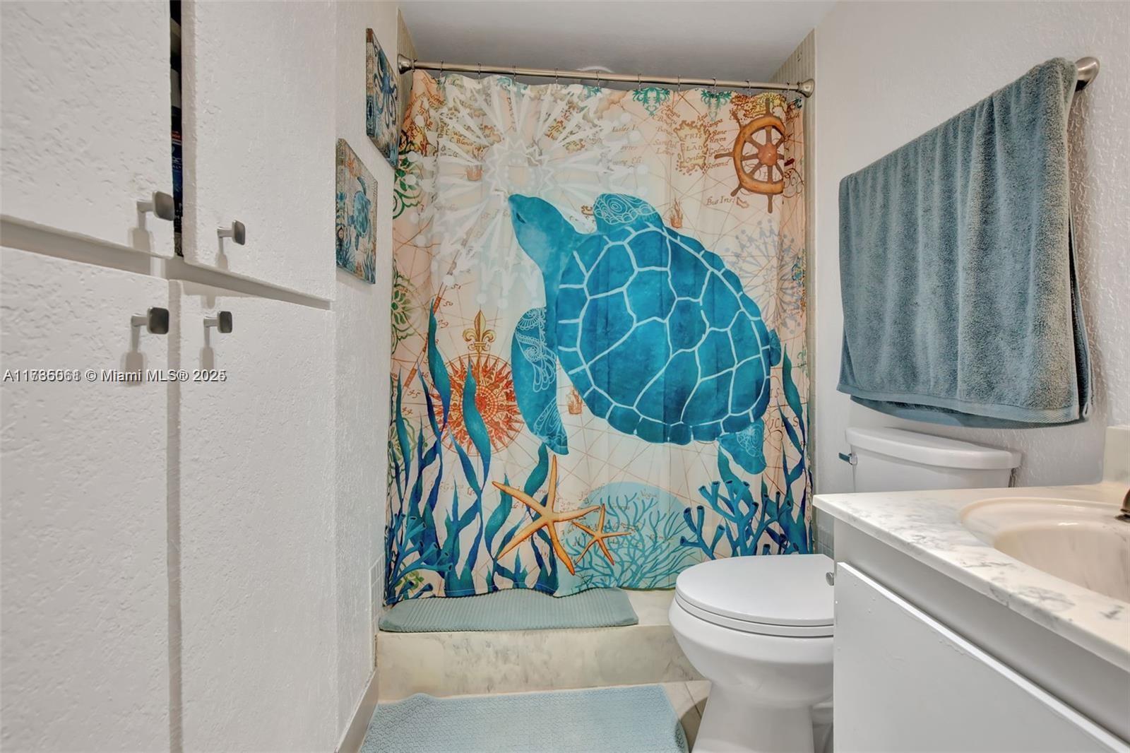 HILLCREST EAST NO 25 COND - Residential