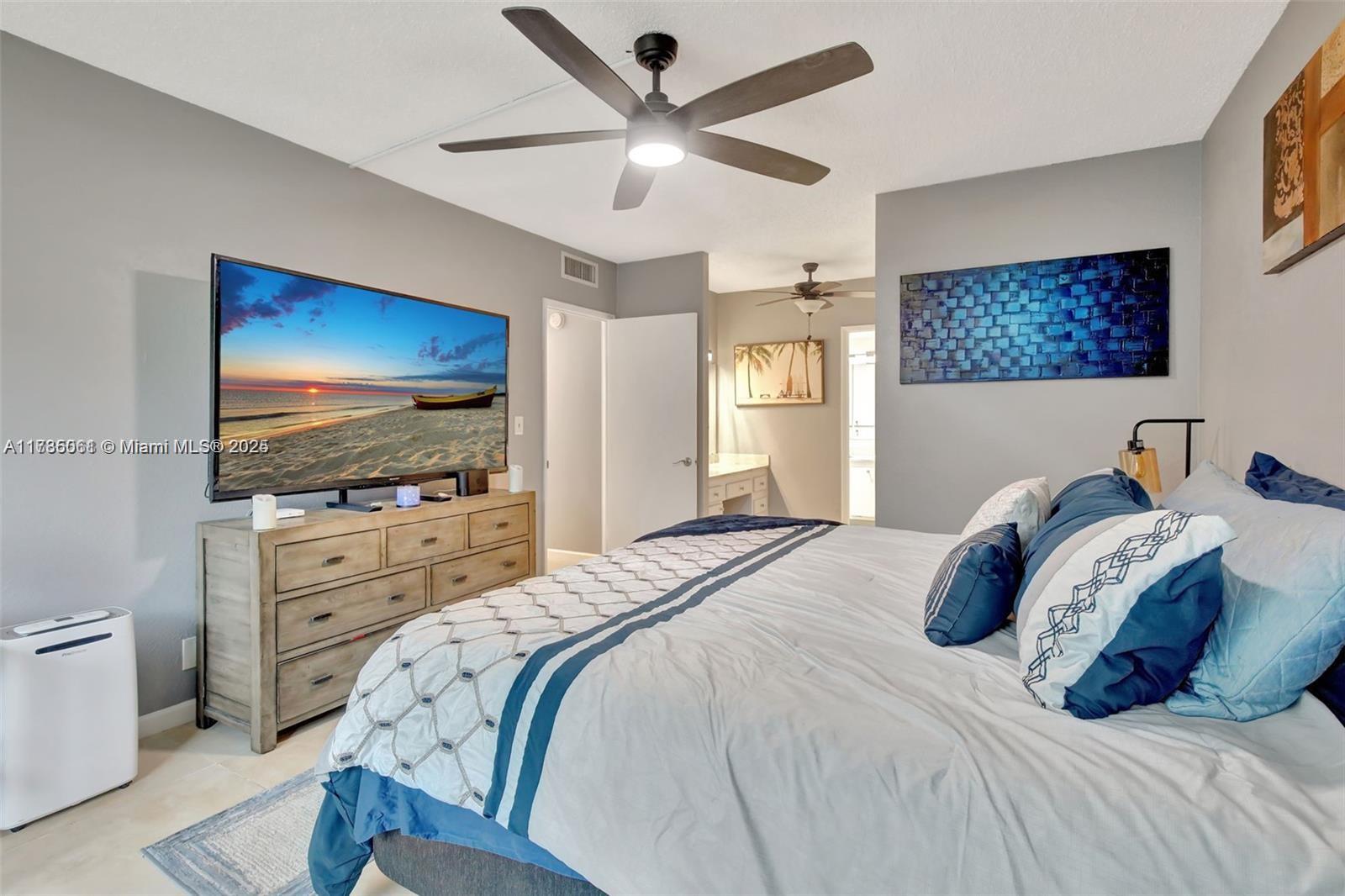 HILLCREST EAST NO 25 COND - Residential