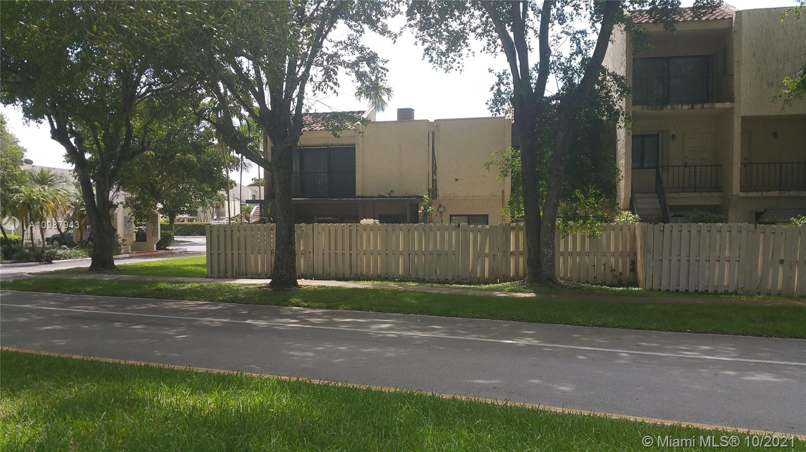 SPANISH VILLAS CONDO - Residential