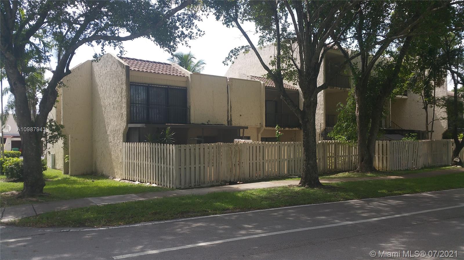 SPANISH VILLAS CONDO - Residential