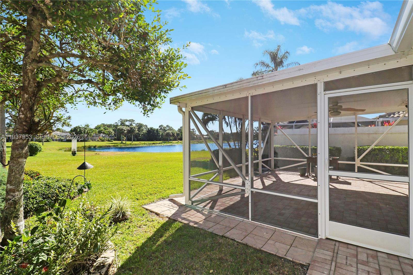 DOUBLE TREE - Residential