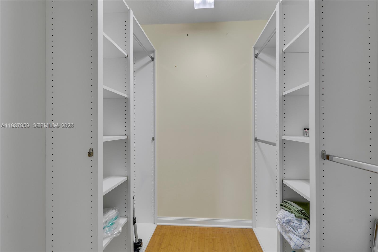 DOUBLE TREE - Residential