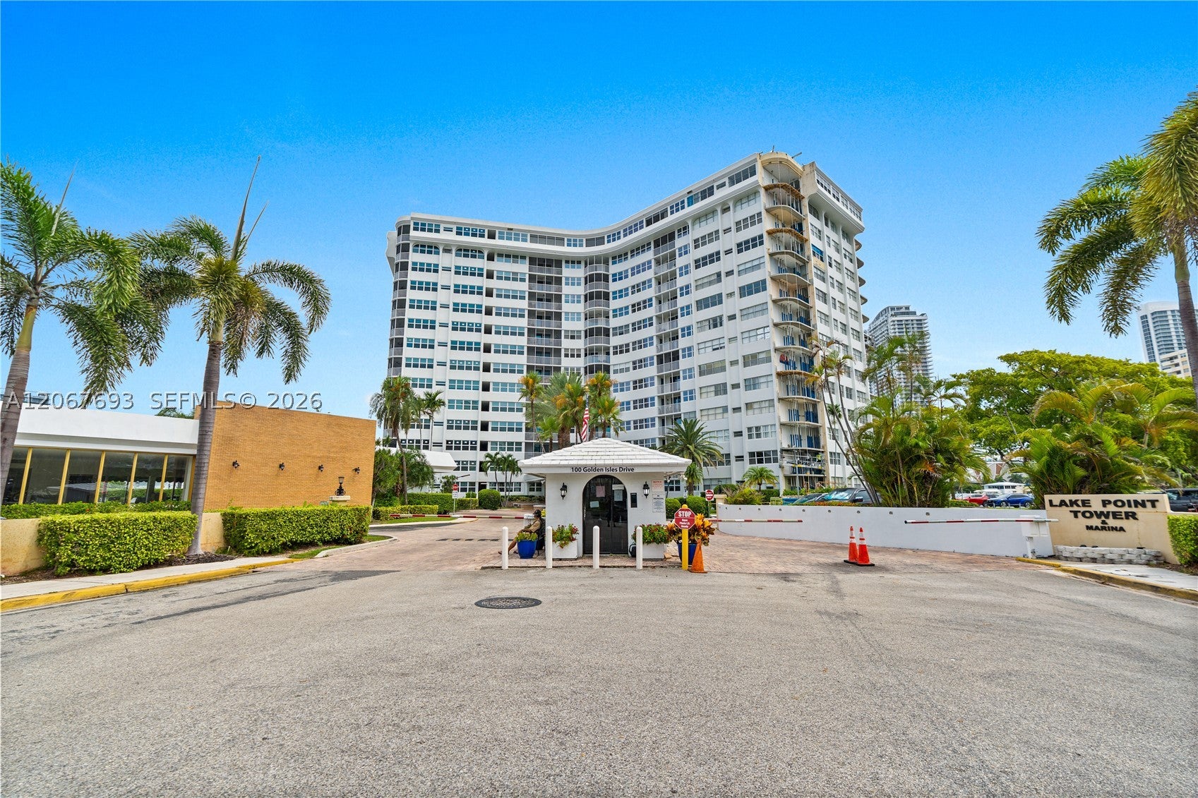 100 Golden Isles Dr 1109
