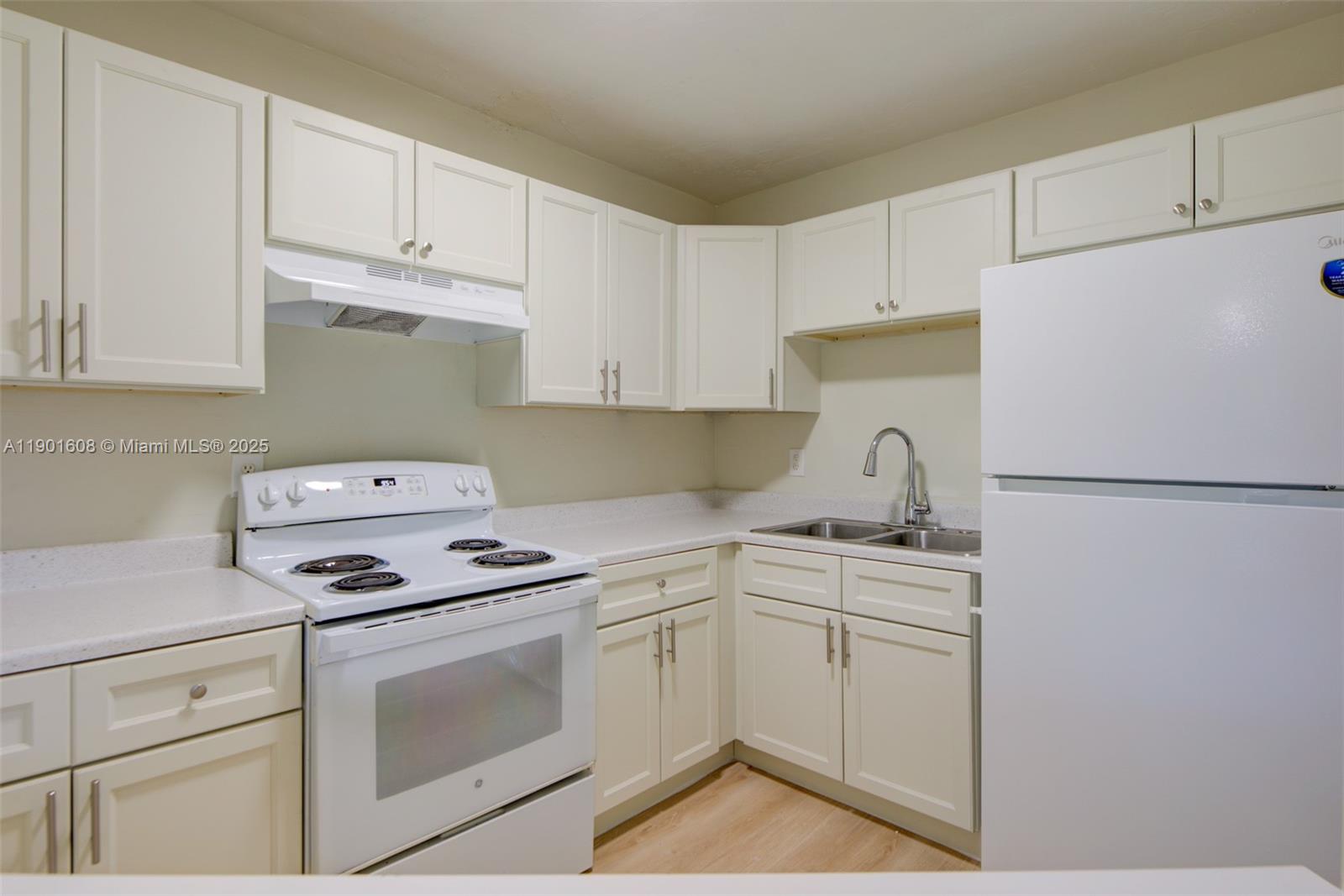 SUNRISE GOLF VILLAGE SEC - Residential Income