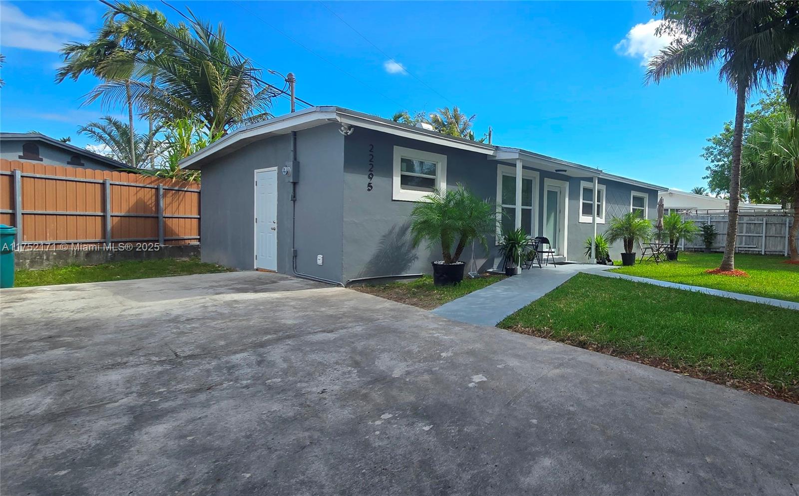 Rental Property at 22295 Sw 108th Ave 22295, Miami, Broward County, Florida - Bedrooms: 3 
Bathrooms: 1  - $3,000 MO.