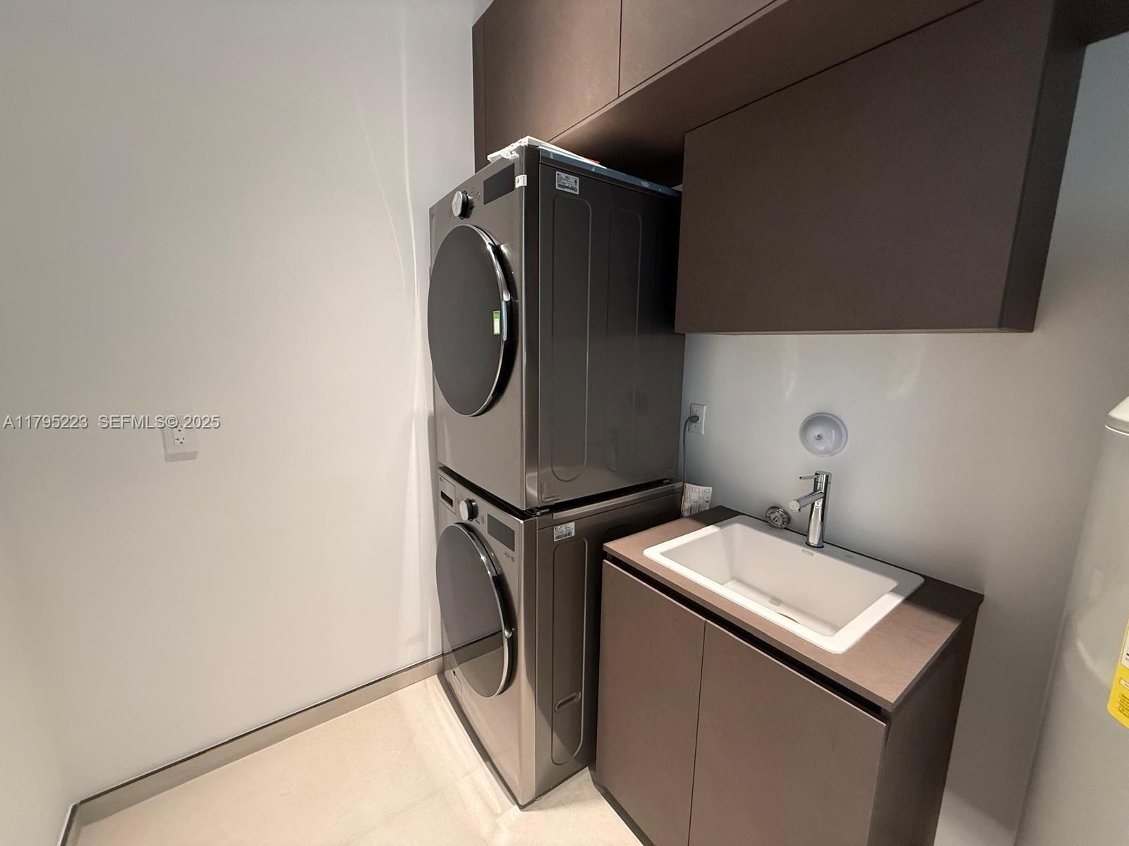 BRICKELL ESTATES - Residential