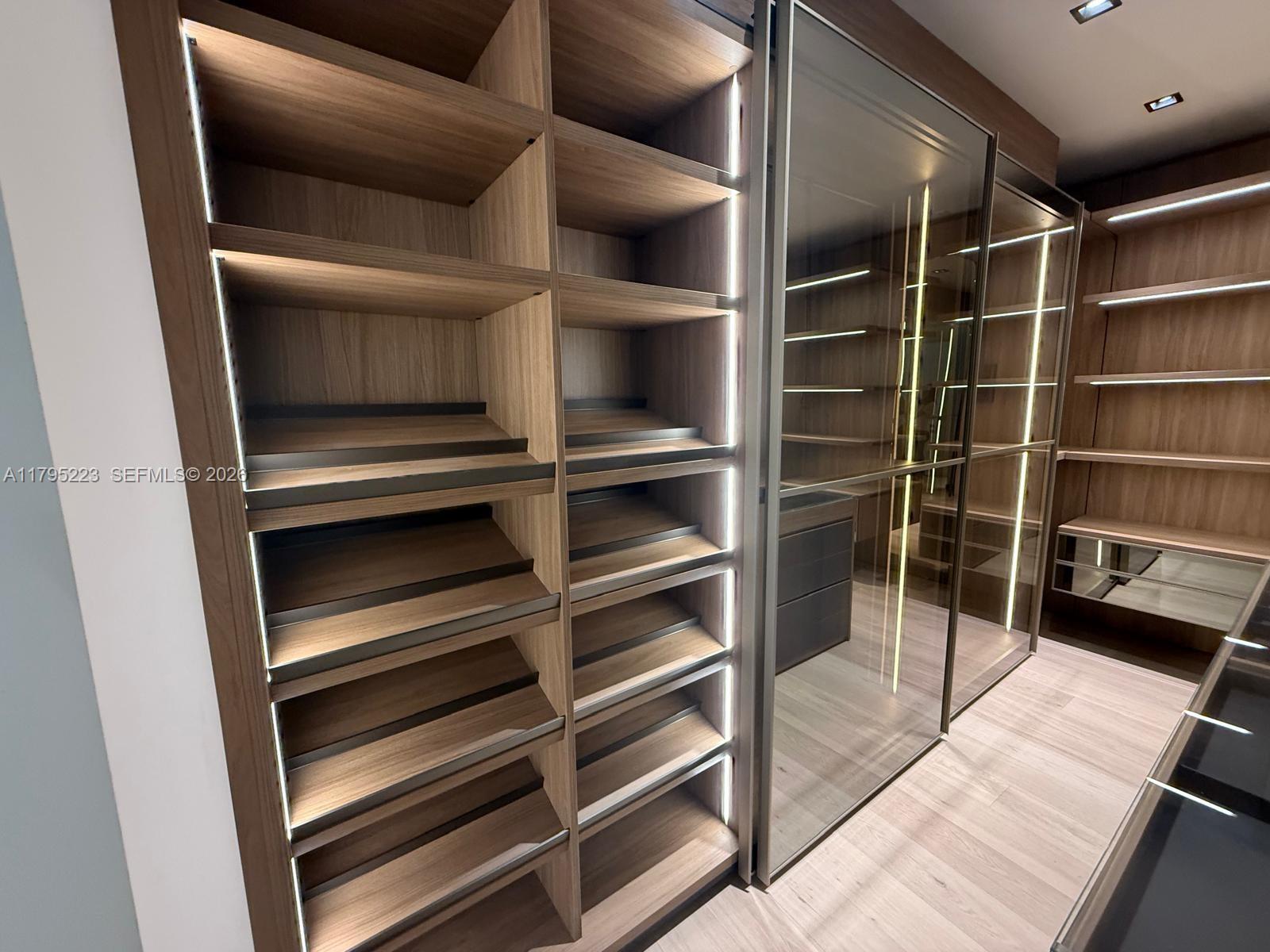 BRICKELL ESTATES - Residential