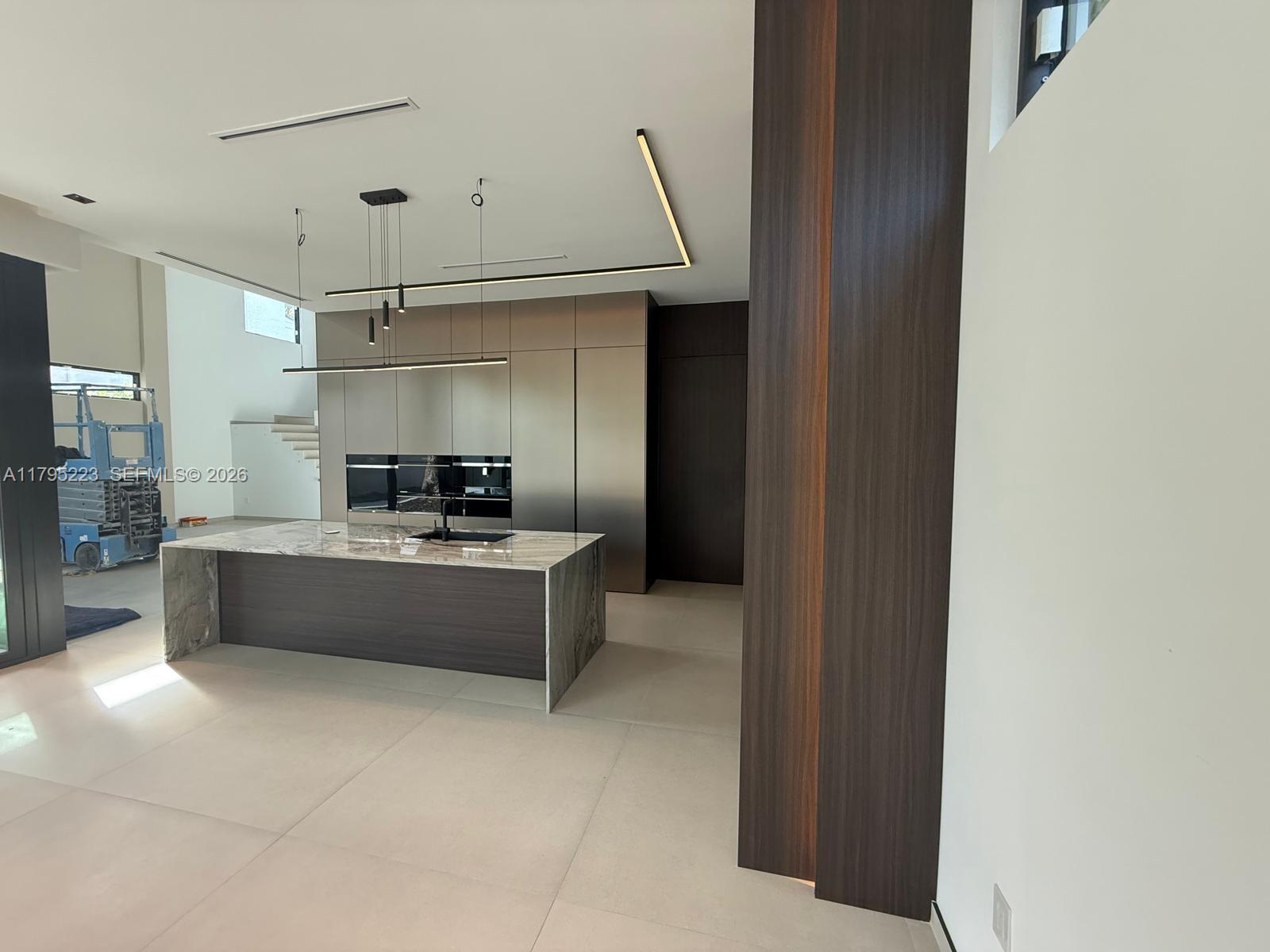 BRICKELL ESTATES - Residential