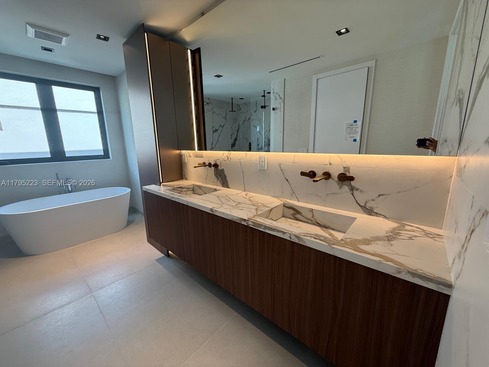 BRICKELL ESTATES - Residential