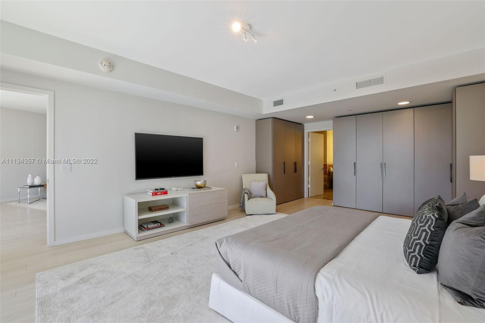 ONE OCEAN CONDO - Residential