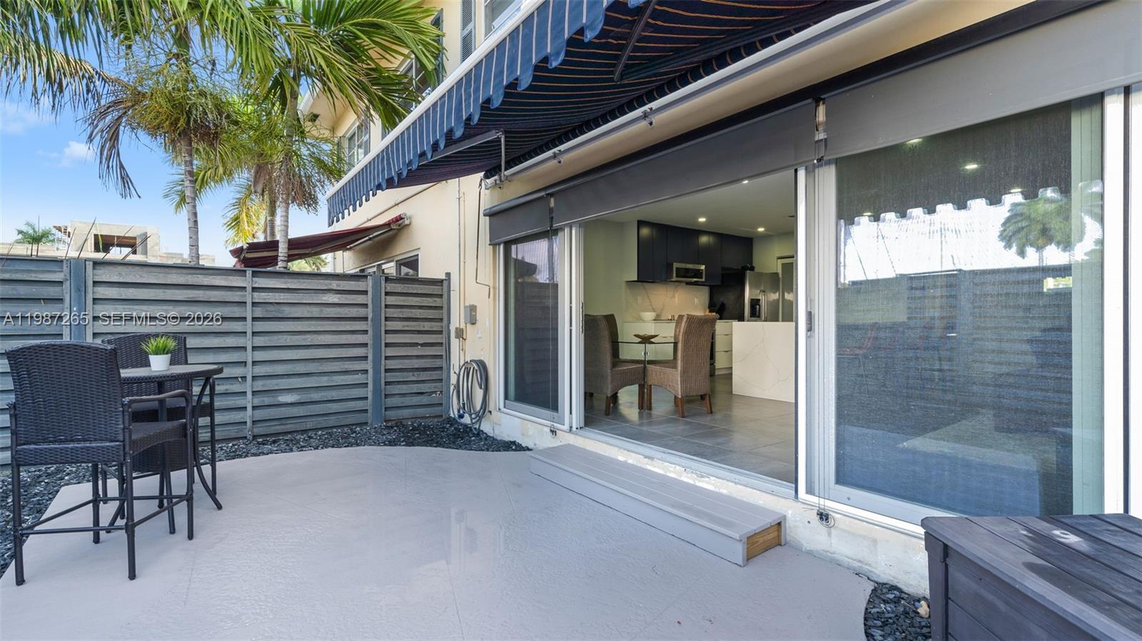 ISLAND CLUB - Residential