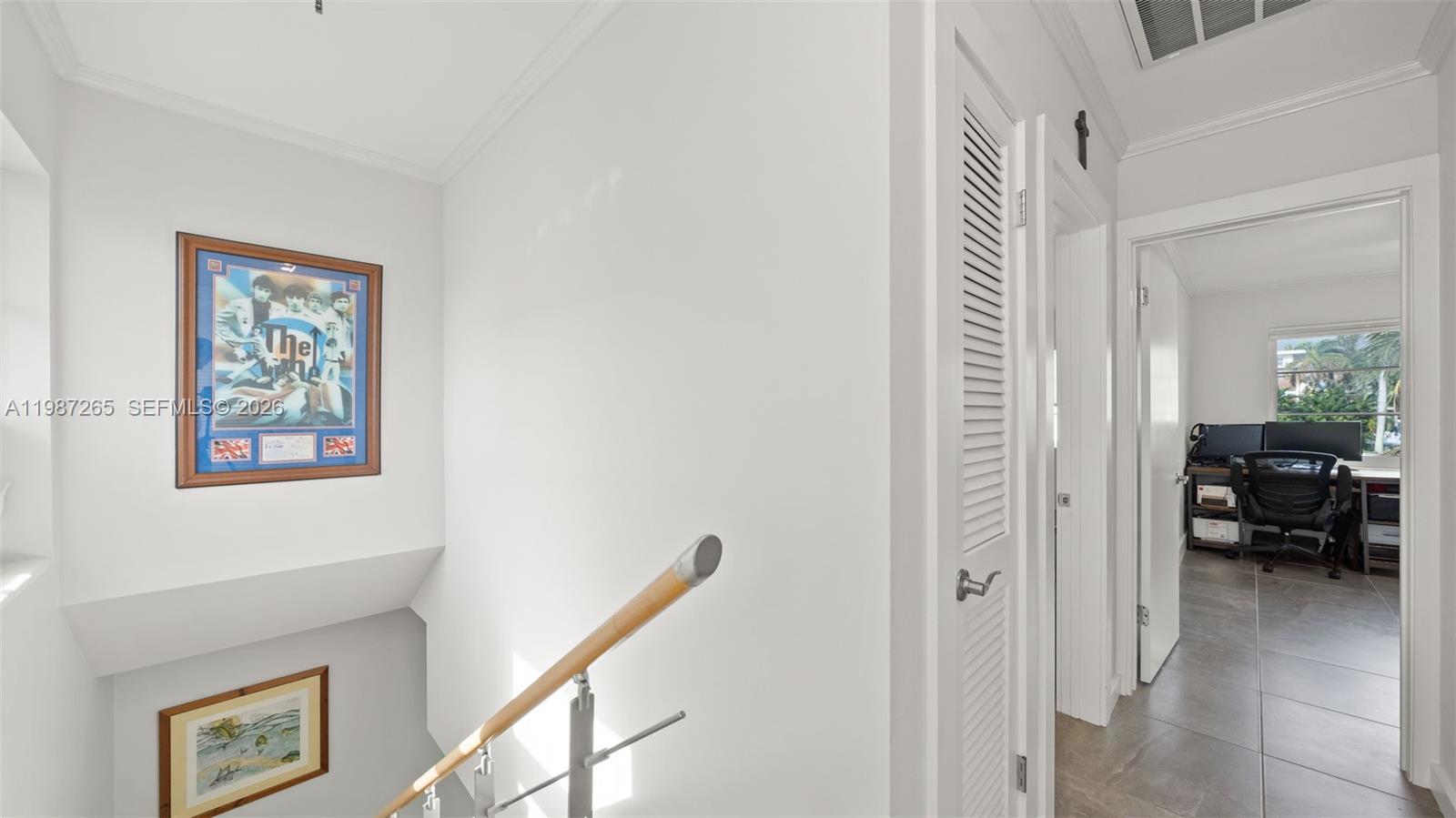 ISLAND CLUB - Residential